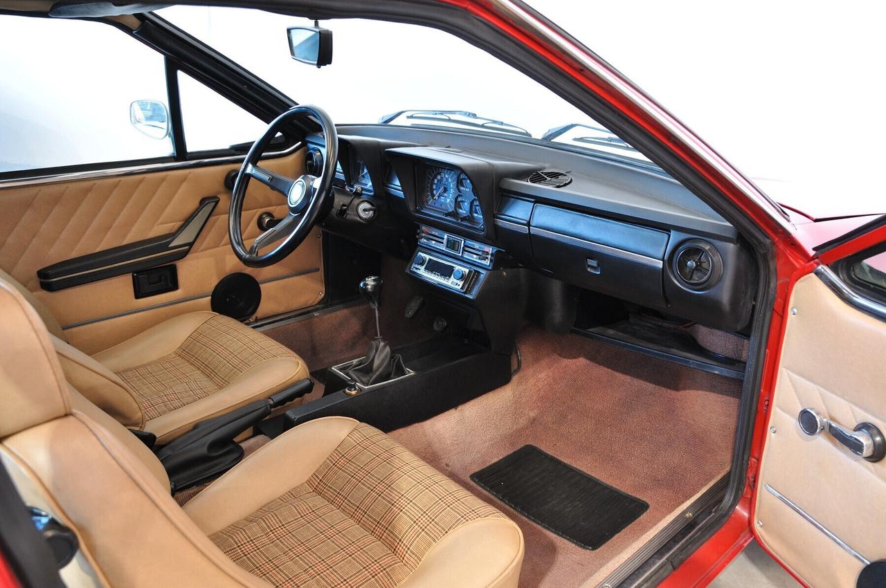 Alfa Romeo Alfetta Gt 1.6 ASI Rosso Alfa