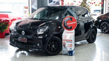 Smart ForFour 1.0 SUPERPASSION 71 CV TWINAMIC AUTO 16" LED FULL OPTIONAL