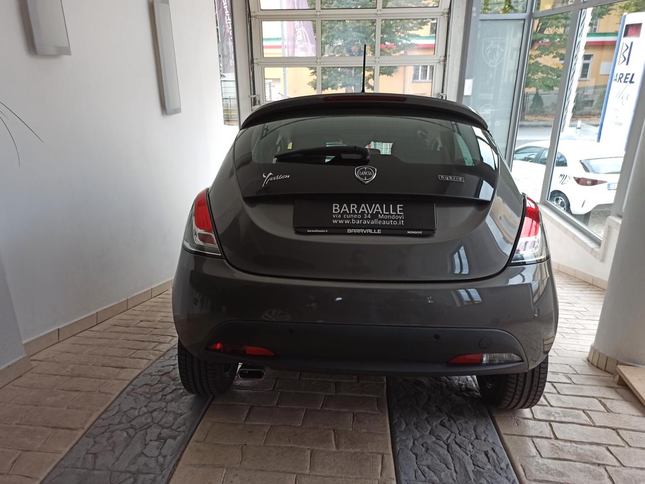 Lancia Ypsilon 1.0 FireFly 5 porte S&S Hybrid Silver