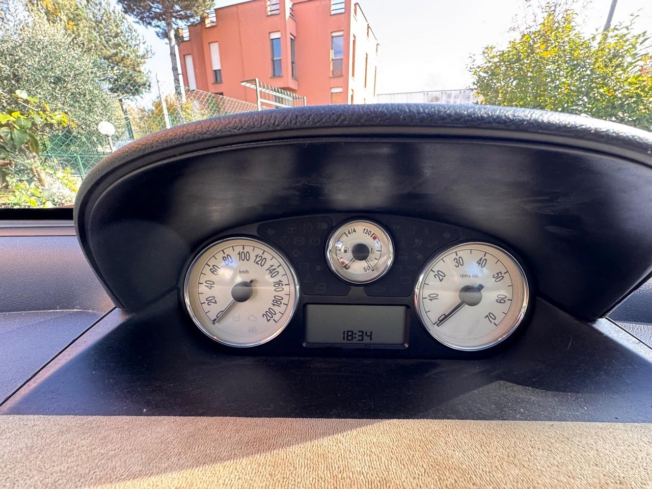 Lancia Ypsilon 1.2 16V Platino