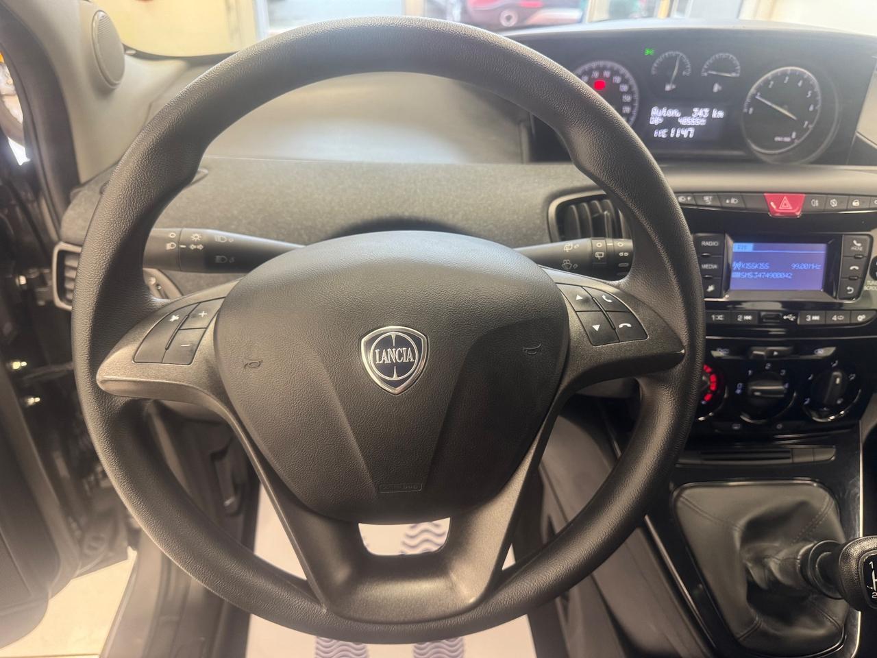 Lancia Ypsilon 1.0 FireFly 5 porte S&S Hybrid Silver