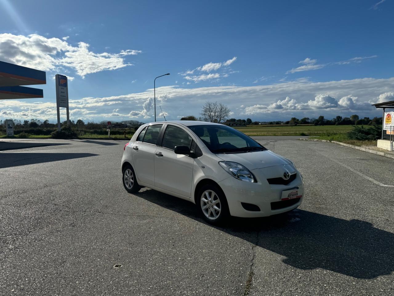 Toyota Yaris 1.0 5 porte