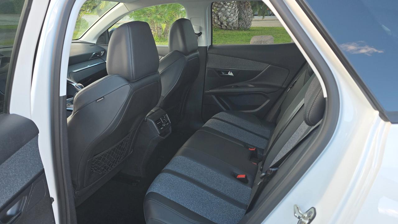 Peugeot 3008 BlueHDi 130 S&S Allure