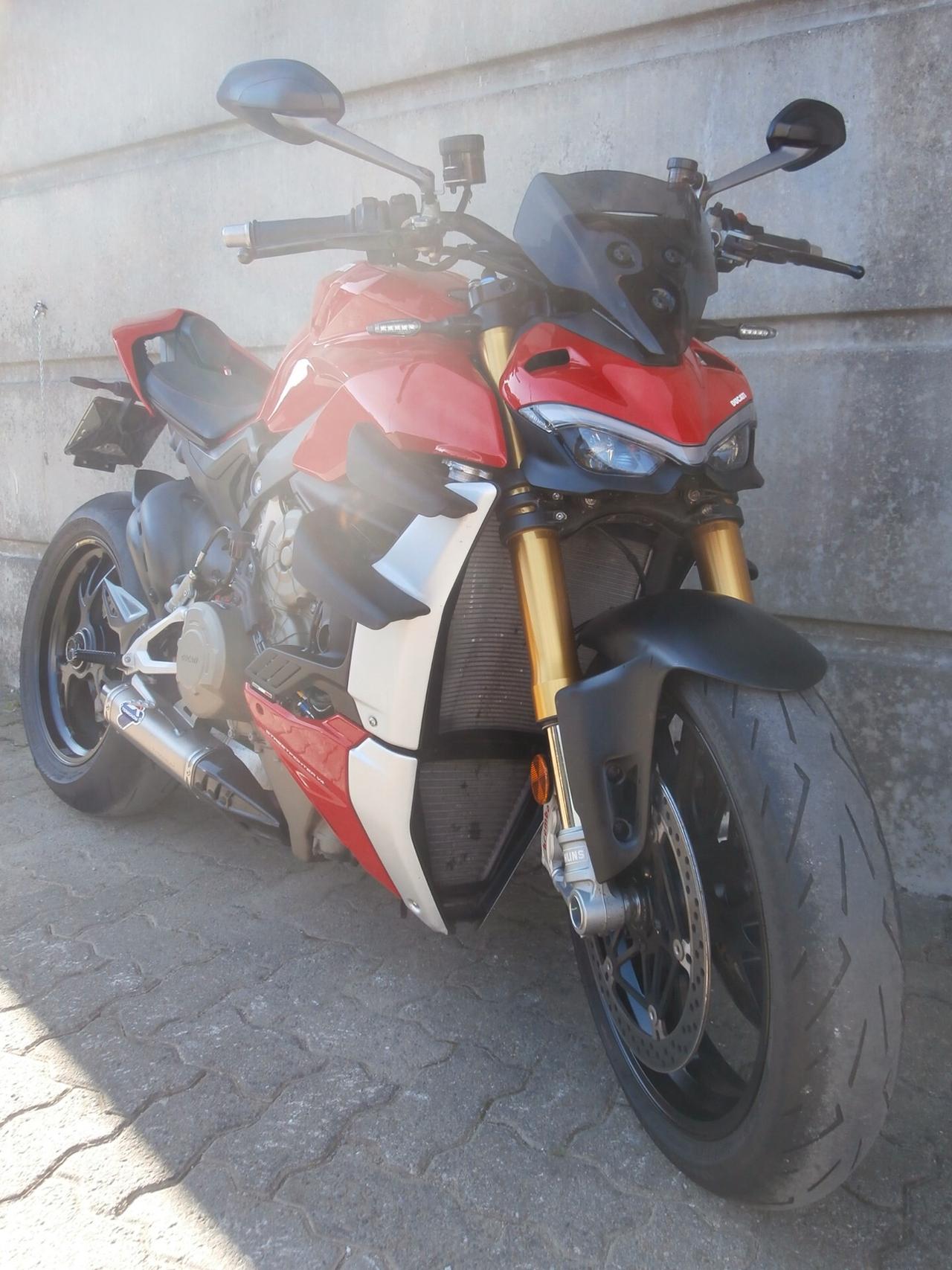 Ducati Streetfighter V4 1100 S (2020) passaggio incluso