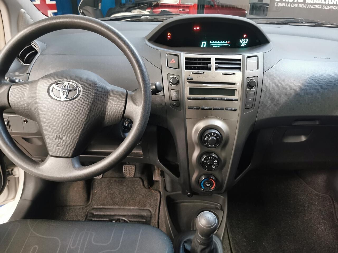 Toyota Yaris Eco 1.0 Neopatantati 12 MESI GARANZIA