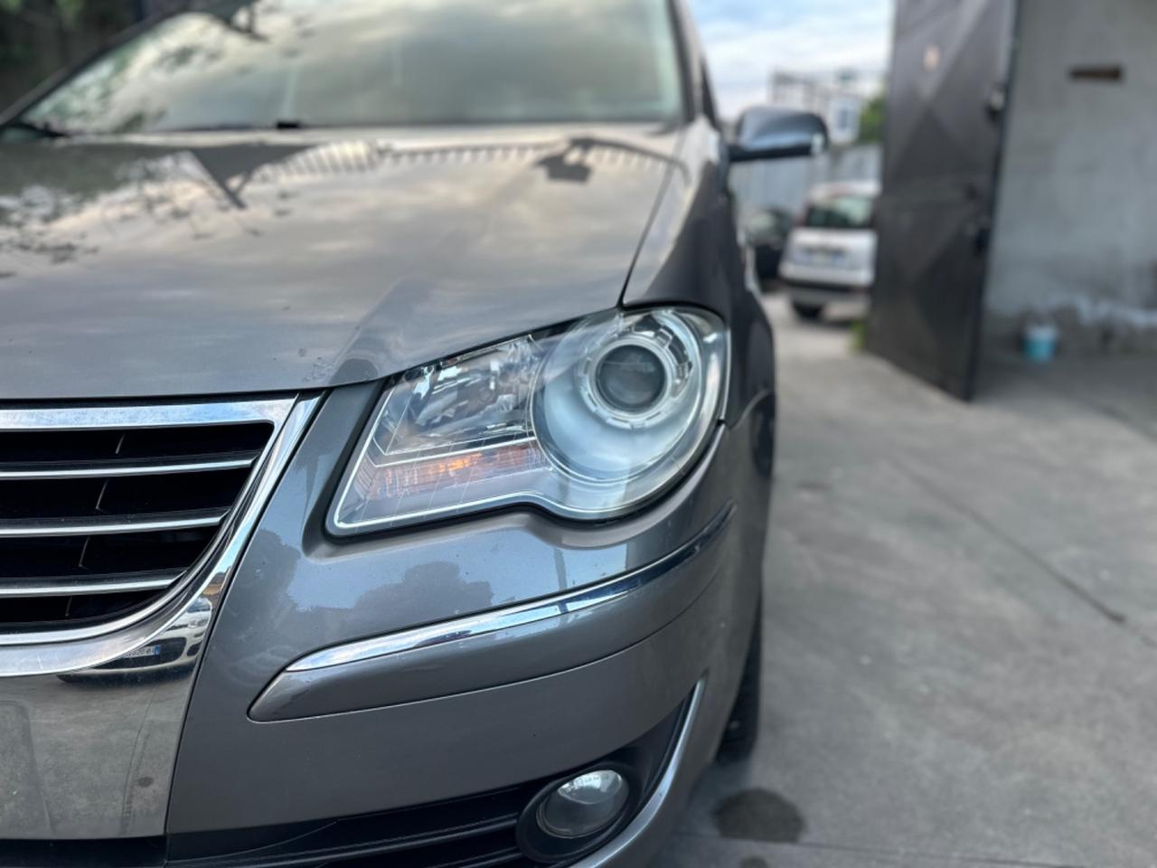 Volkswagen Touran 2.0 TDI 140cv 7 posti