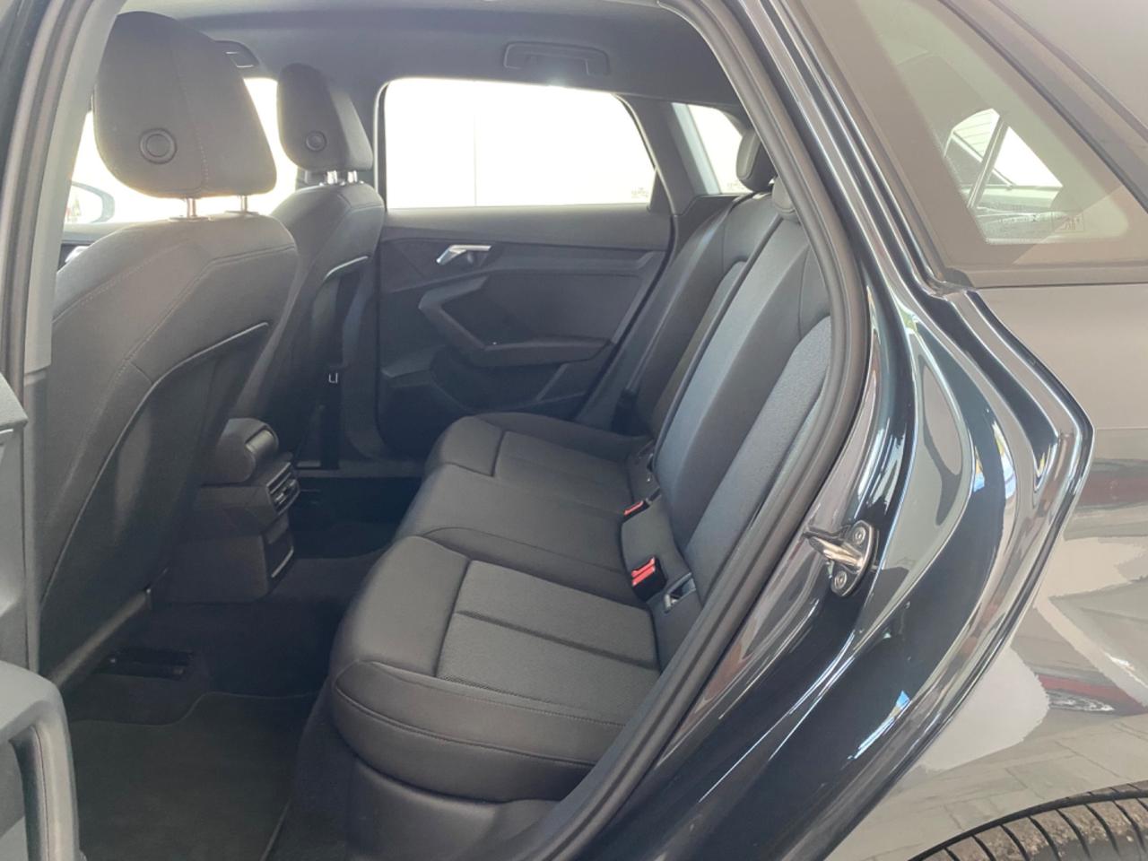 Audi New A3 SPB 30TDI 2.0D SPORT R18/FULL LED2022