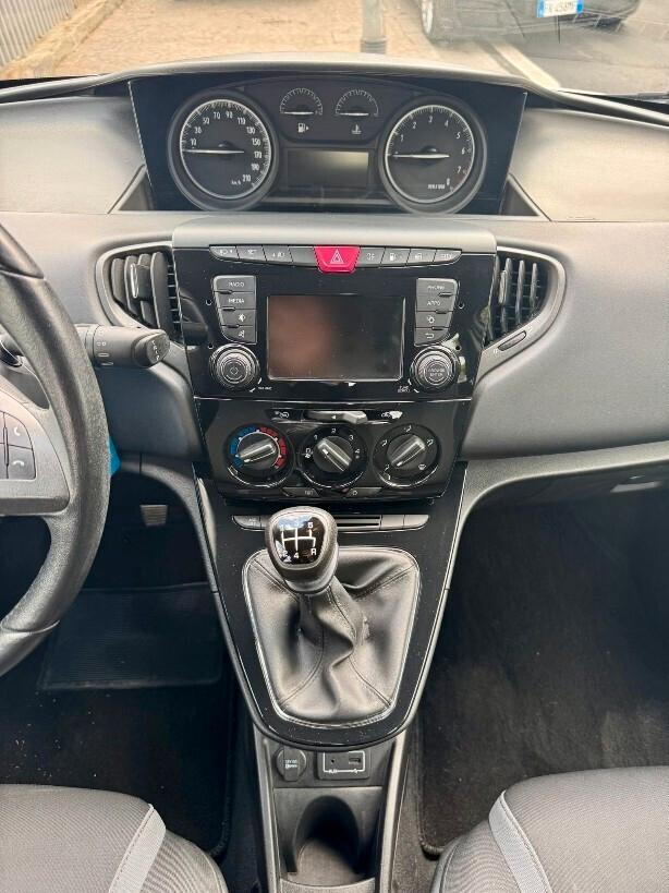 Lancia Ypsilon 1.2 69 CV GPL Ecochic Gold