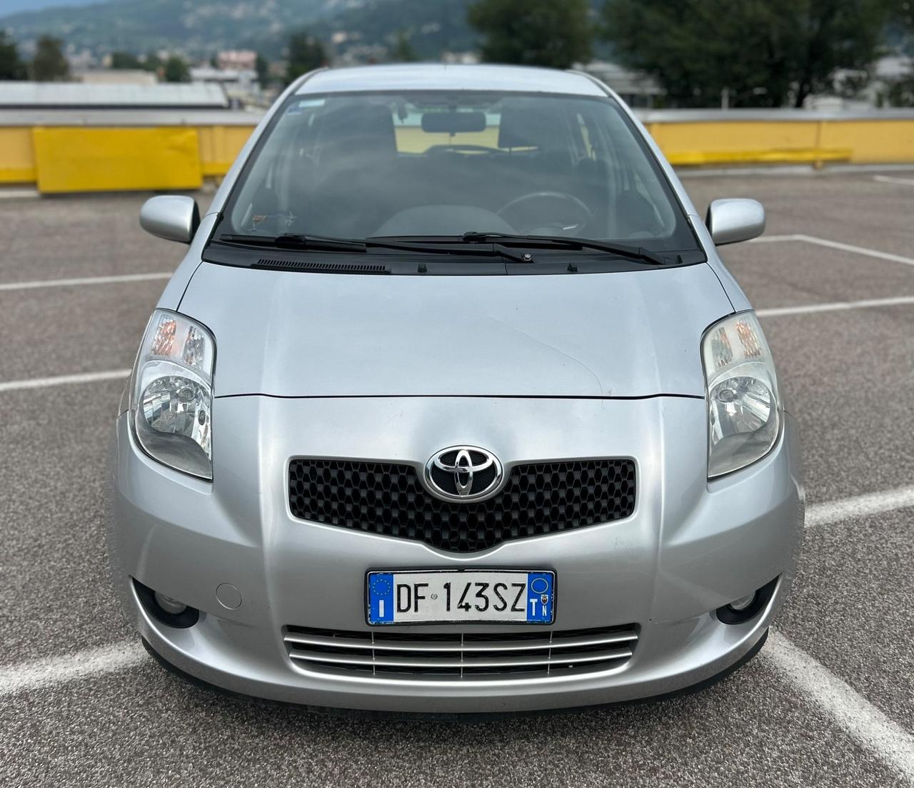 Toyota Yaris 1.3 Benzina 5 porte Neopatentati