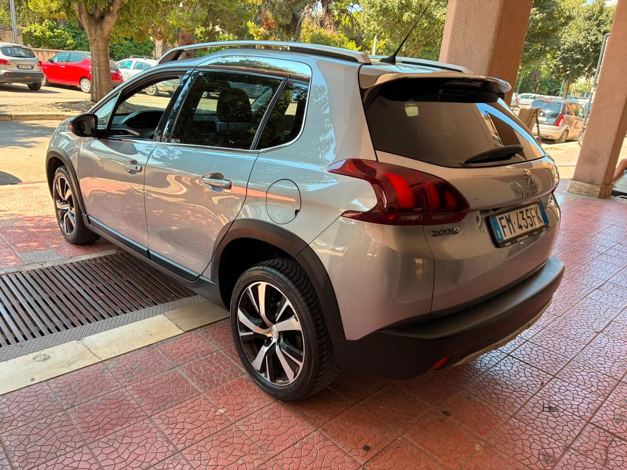 Peugeot 2008 1.6HDi GTLine perfetta-17