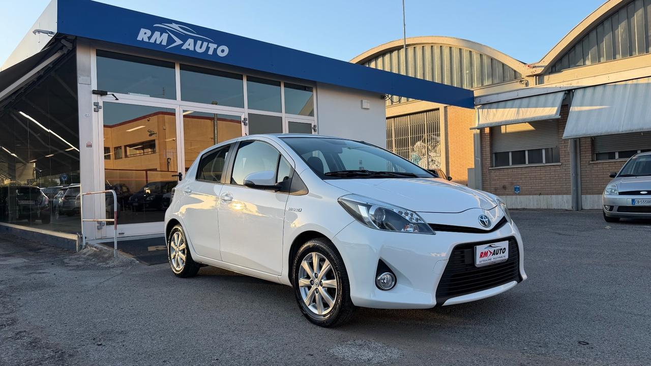 Toyota Yaris 1.5 Hybrid AUTOMATICA!