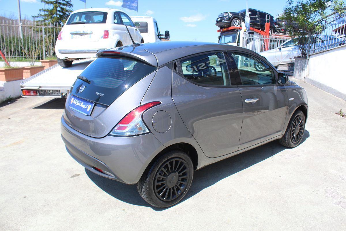LANCIA - Ypsilon - 1.0 FireFly 5p.S&S Hyb. Gold Pl.