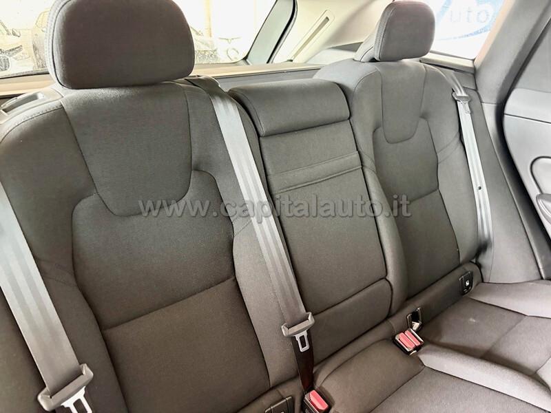 Volvo XC60 20 B4 AWD Geartronic NETTO 13500 MOTORE???