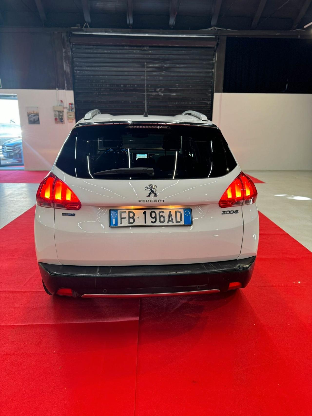 PEUGEOT 2008 NEOPATENTATI
