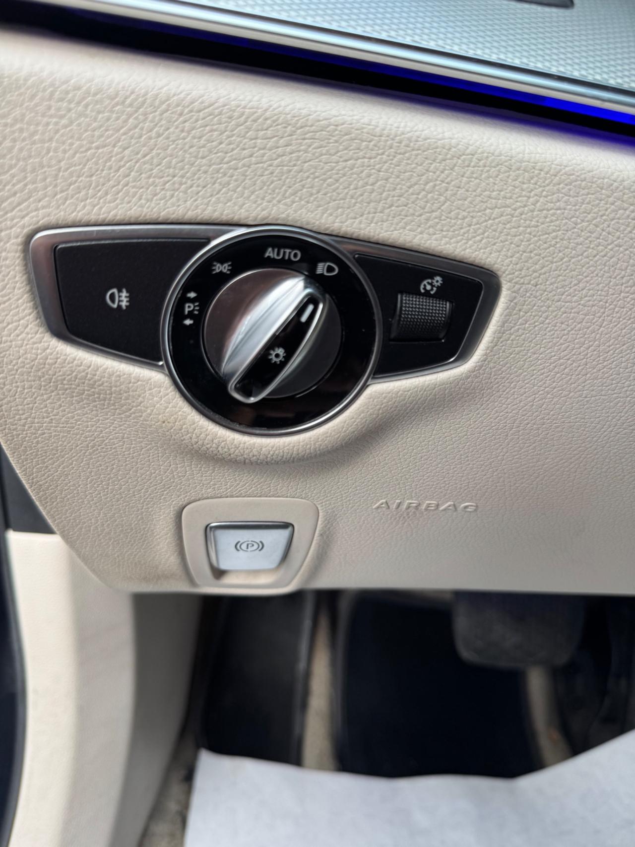Mercedes-benz E 220 E 220 d Premium Plus solo Export