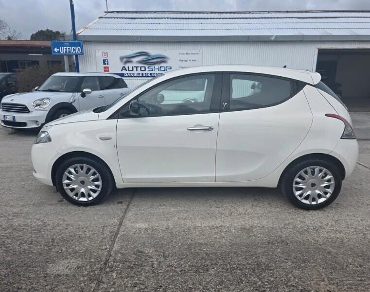 Lancia Ypsilon 1.2 69 CV 5 porte Gold