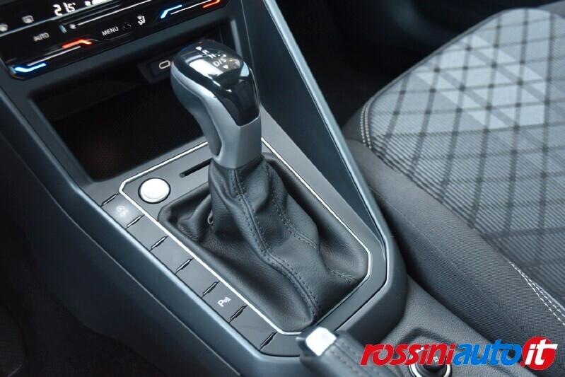 VOLKSWAGEN TAIGO 1.0 TSI 116 CV DSG R-LINE + MATRIX LED R18 REA