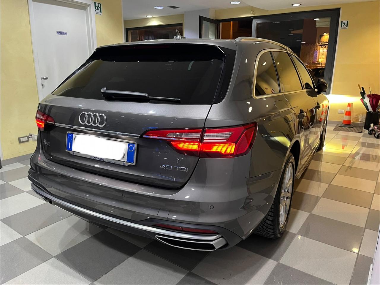 Audi A4 40 TDI S tronic Business