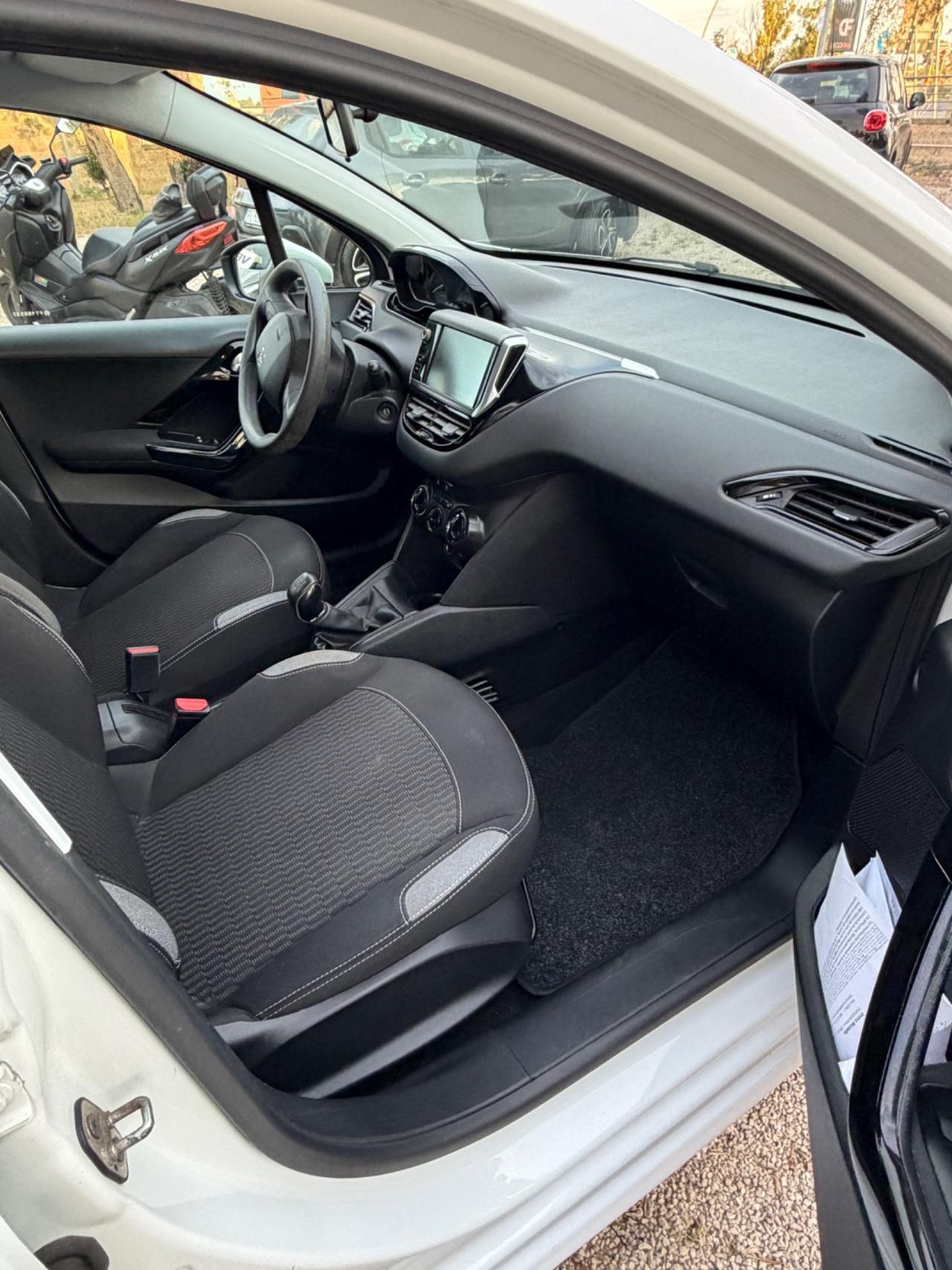 Peugeot 208 PureTech 82 5 porte Active km 60000!!!!