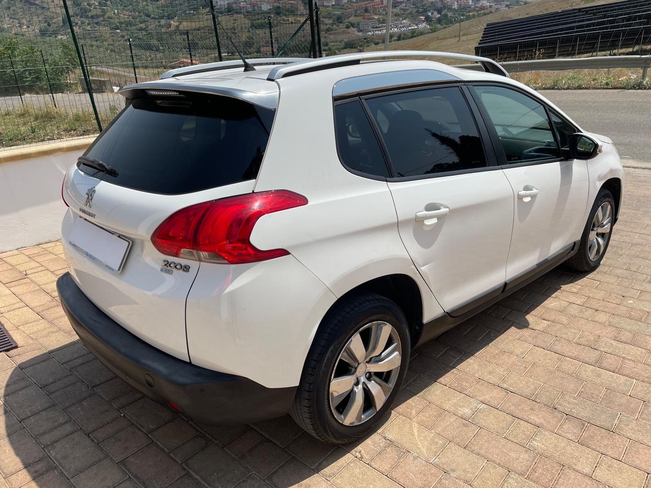 Peugeot 2008 1.6 e-HDi 115 CV Stop&Start Allure