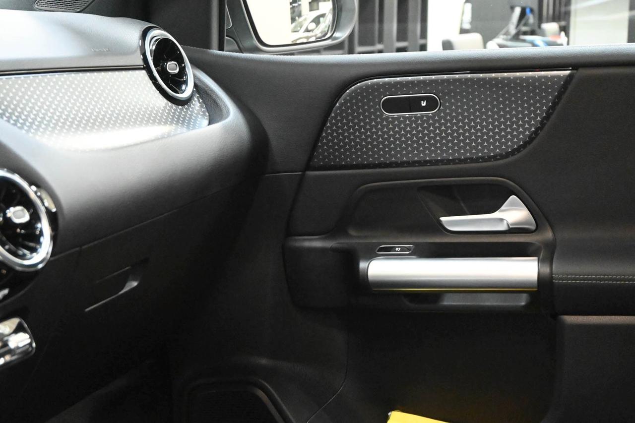 MERCEDES Classe B (W247) B 180 Automatic Ad...