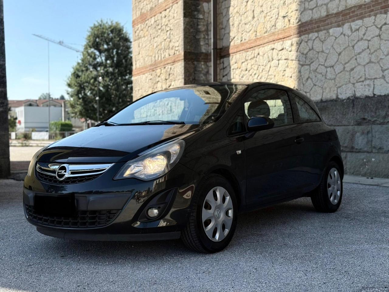Opel Corsa 1.2 3 porte Edition