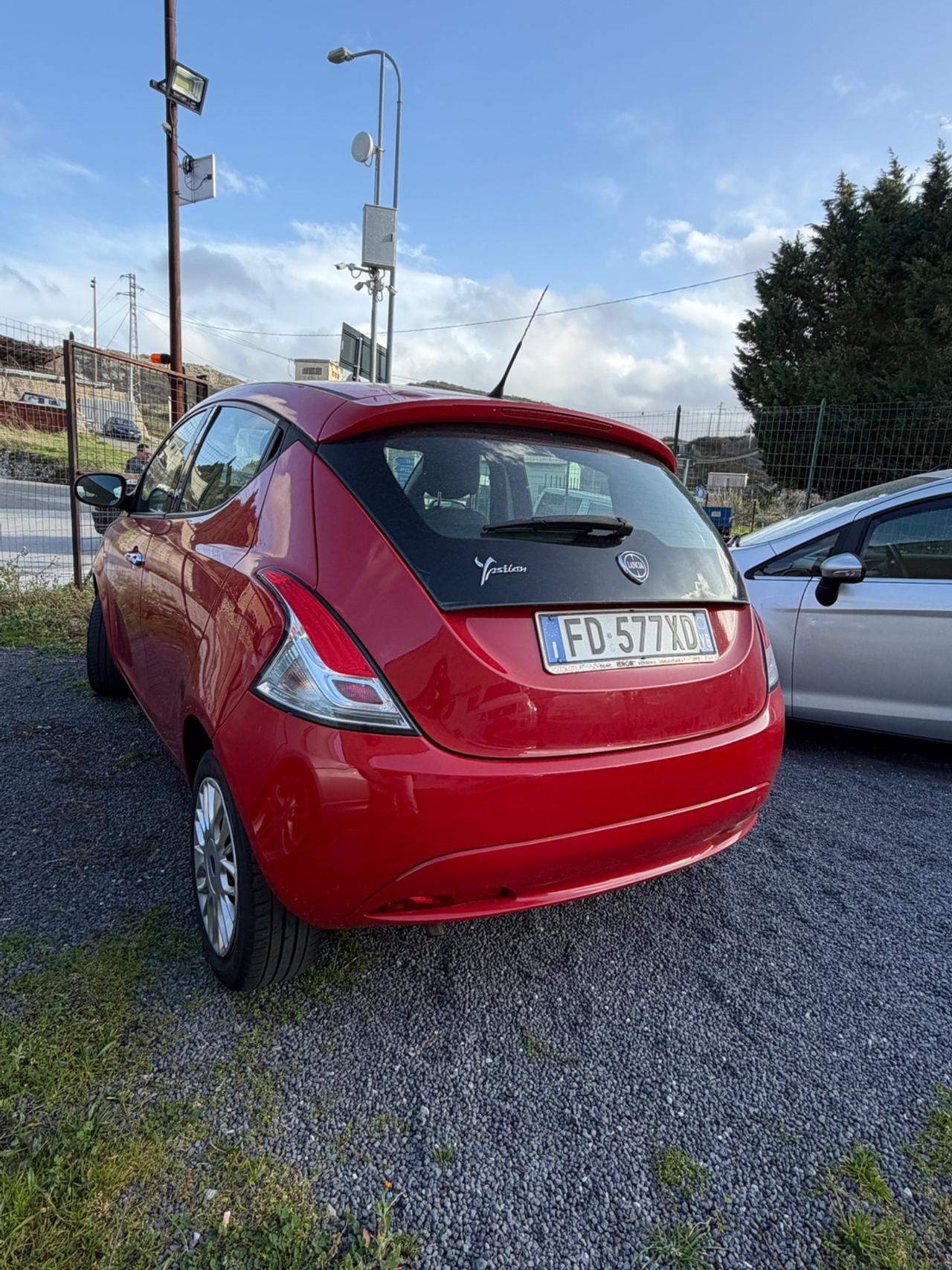 Lancia Ypsilon 1.2 69 CV 5 porte Platinum