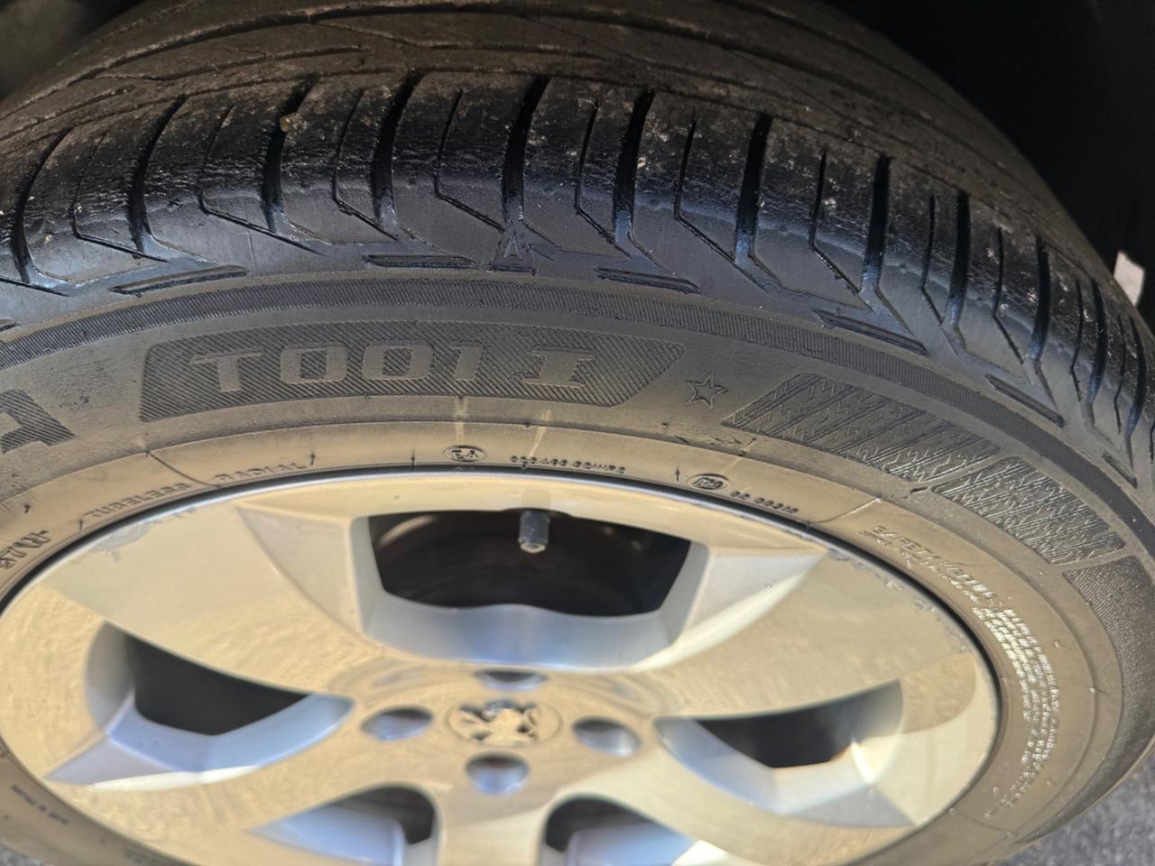 Peugeot 3008 1.6 HDi 110CV cambio robotizzato Premium