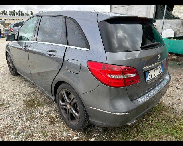 MERCEDES-BENZ B 180 Premium