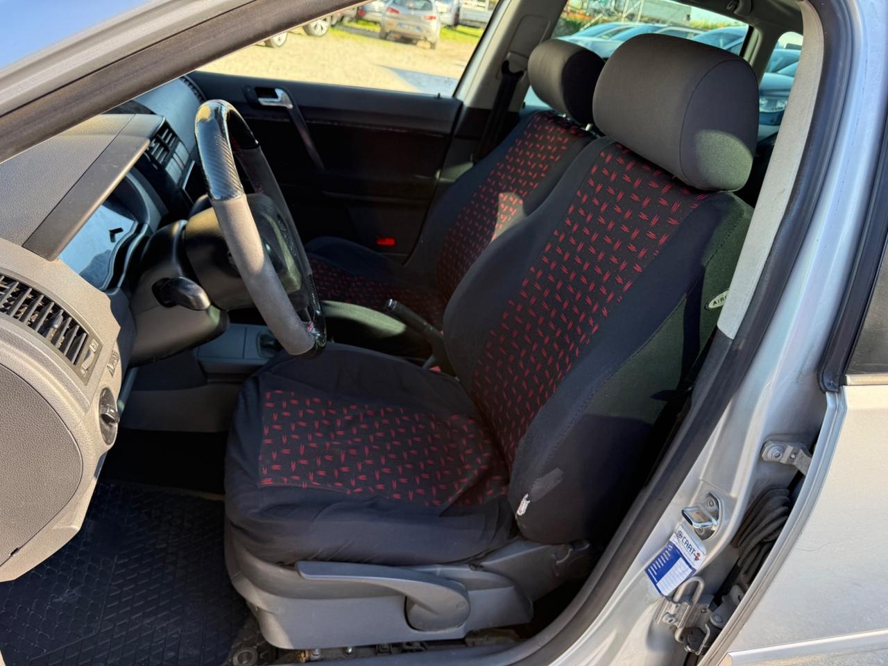 Volkswagen Polo 1.4/80CV TDI 5p. Sportline