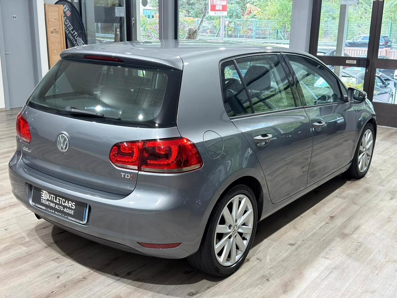VOLKSWAGEN GOLF 1.6TDI 105CV HIGHLINE 1HANDE