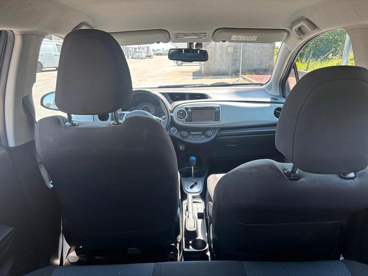Toyota Yaris 1.5 Hybrid 5 porte Lounge Più GARANZIA UFFICIALE 3 ANNI TAGLIANDI CERTIFICATI KM ORIGINALI