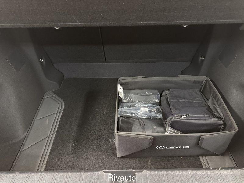 Lexus LBX LBX Hybrid Emotion