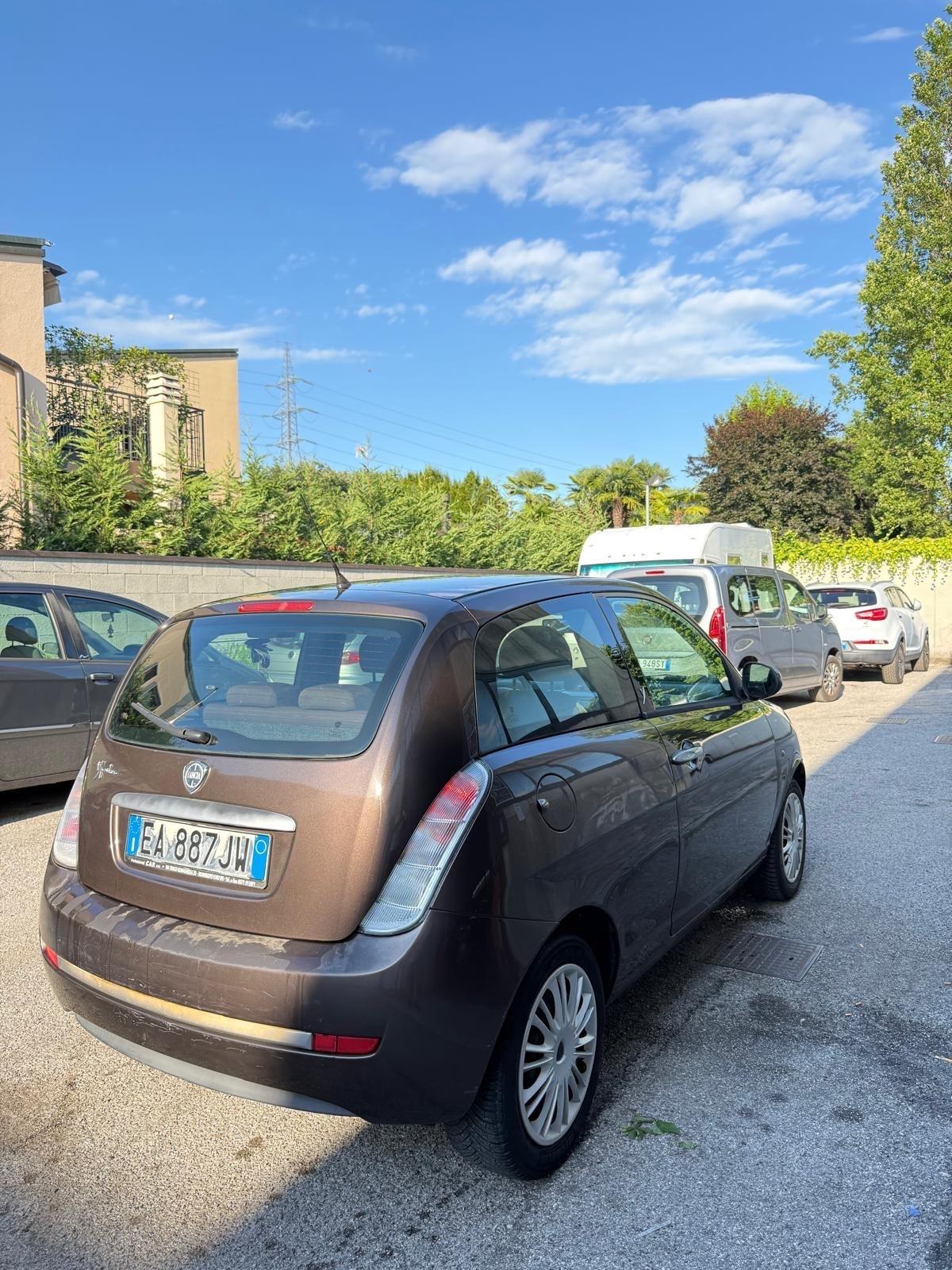 Lancia Ypsilon 1.2 Versus