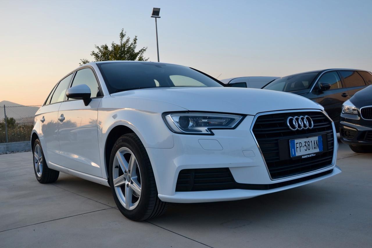 AUDI A3 2.0 TDI S-Tronic Business SB '18