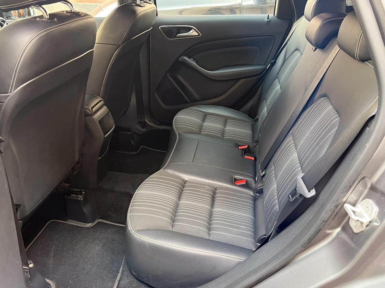 Mercedes-benz B 180 CDI BlueEFFICIENCY Premium