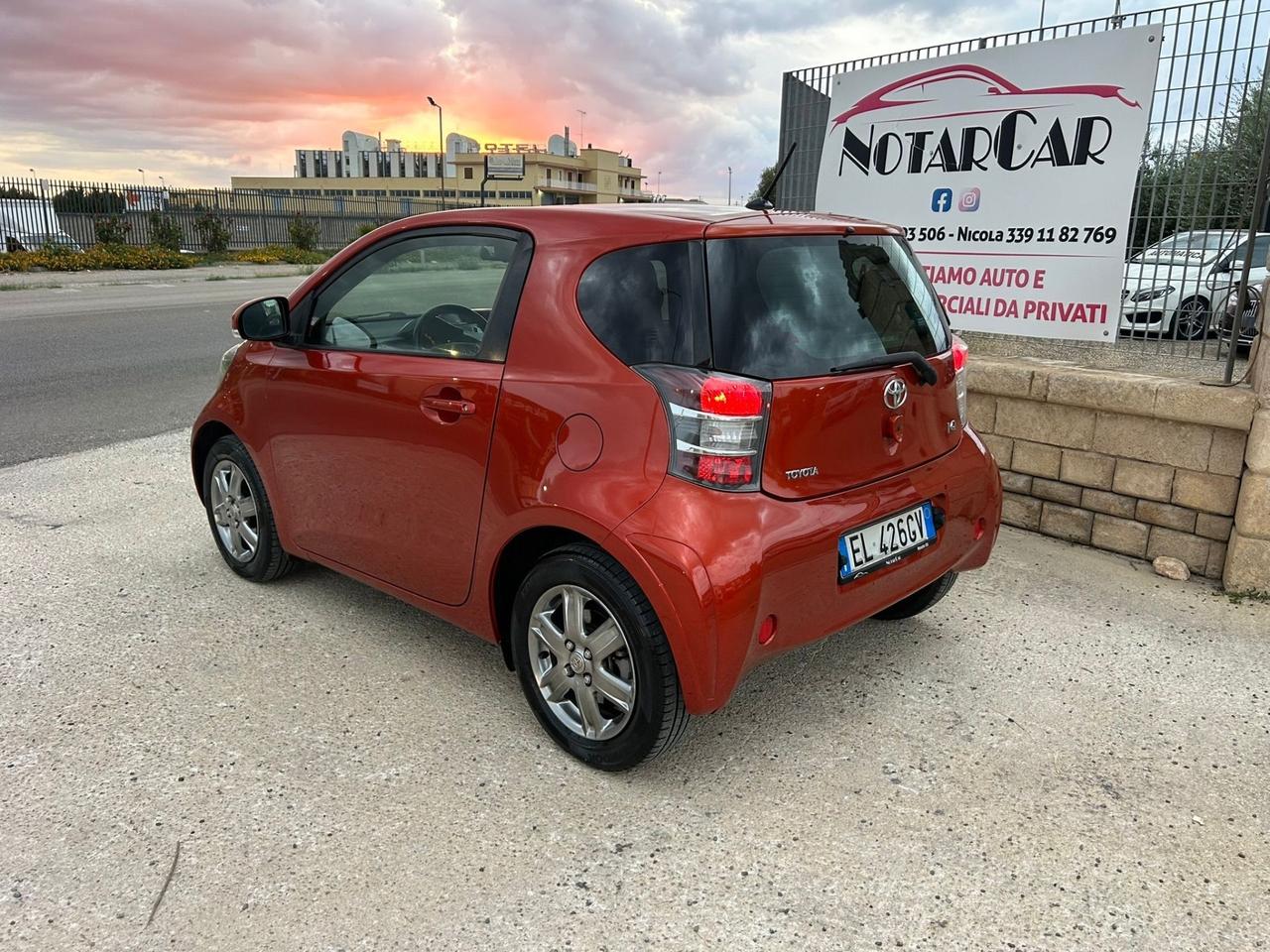 Toyota iQ 1.0 CVT Lounge AUTOMATICA