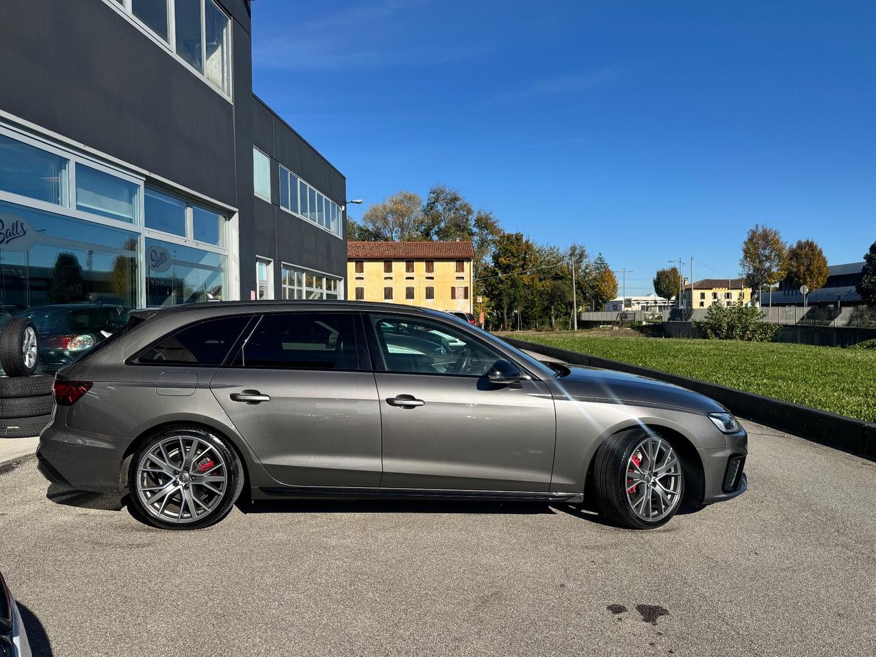 Audi A4 Avant 40 TDI quattro S tronic line edition