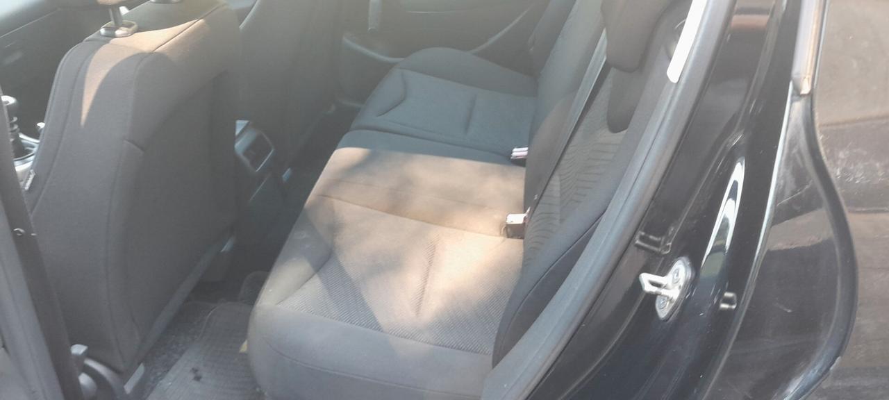 Peugeot 308 1.6 8V e-HDi 5p. Sport
