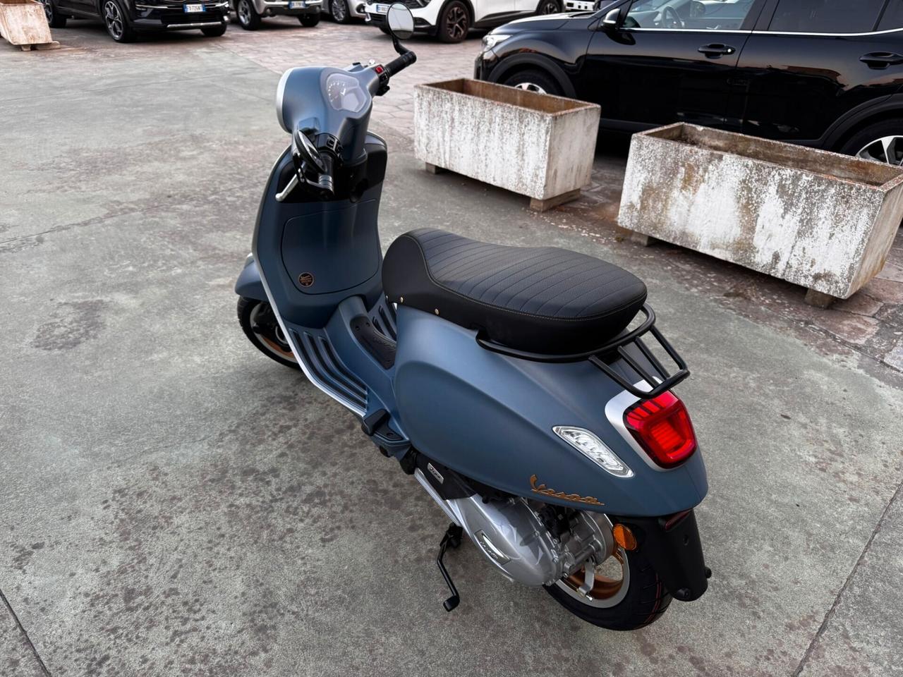 VESPA PRIMAVERA 125 OFFICINA 8