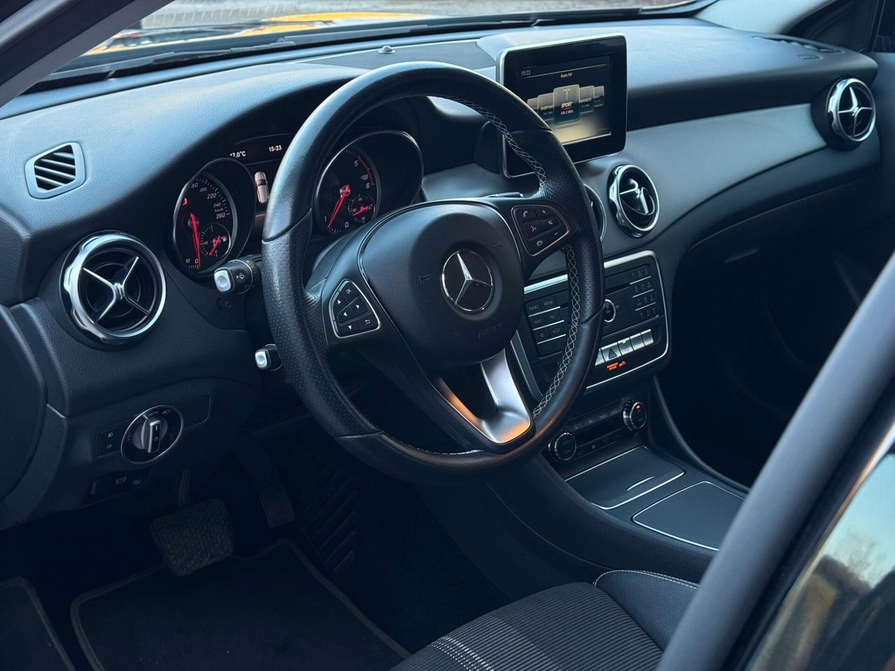 Mercedes-benz GLA 180 d Automatic Sport
