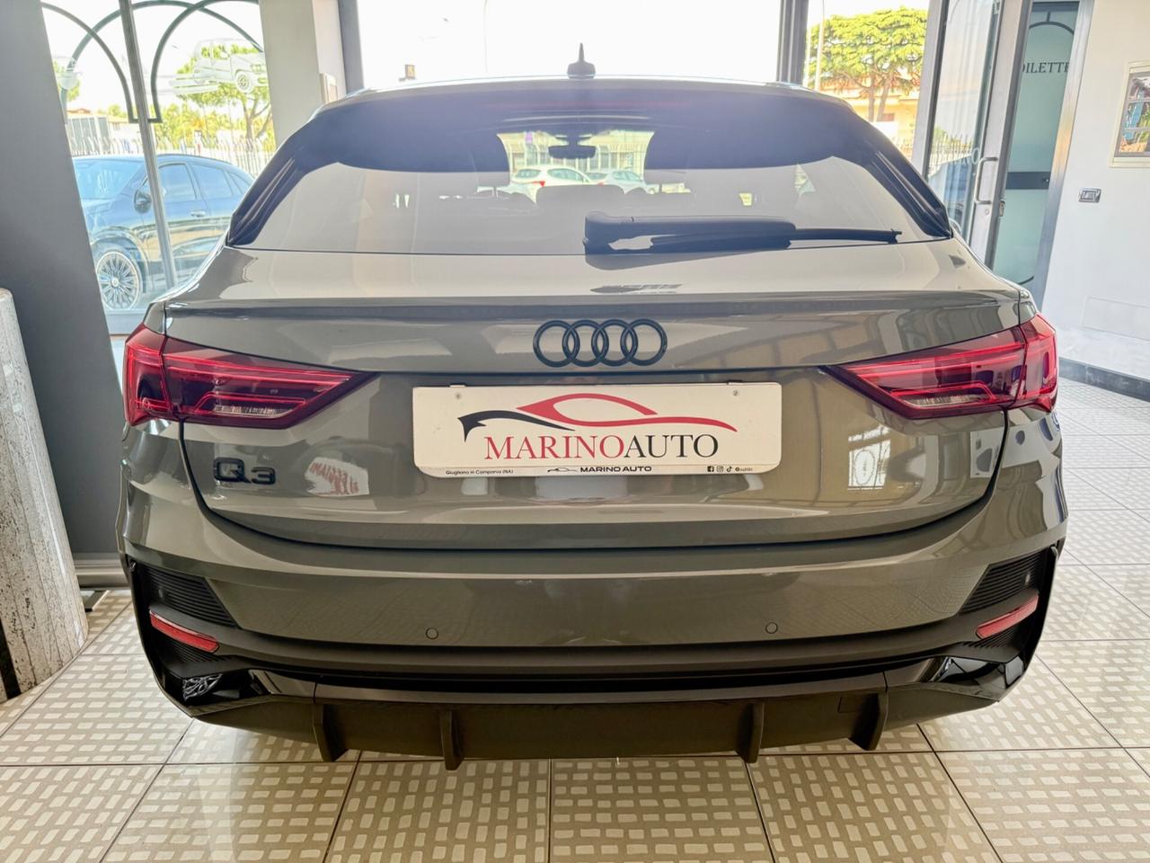 Audi Q3 35 TDI S tronic Identity Black SLine