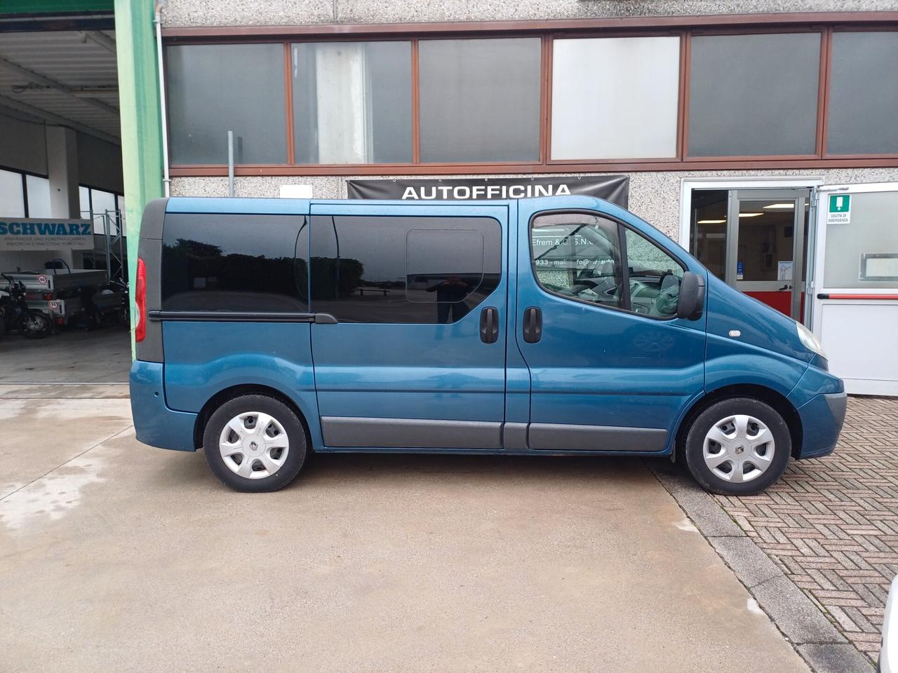 Renault Trafic 2.0 dCi/115 PC-TN Limousine 7Posti Gancio Traino