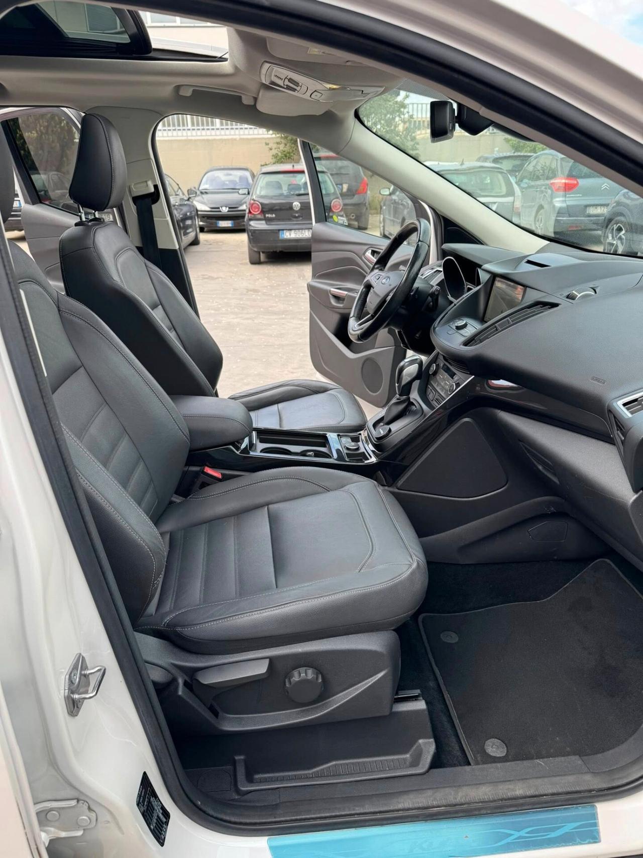 Ford Kuga 2.0 TDCI 150 CV S&S 4WD Powershift Titanium TETTO APRIBILE