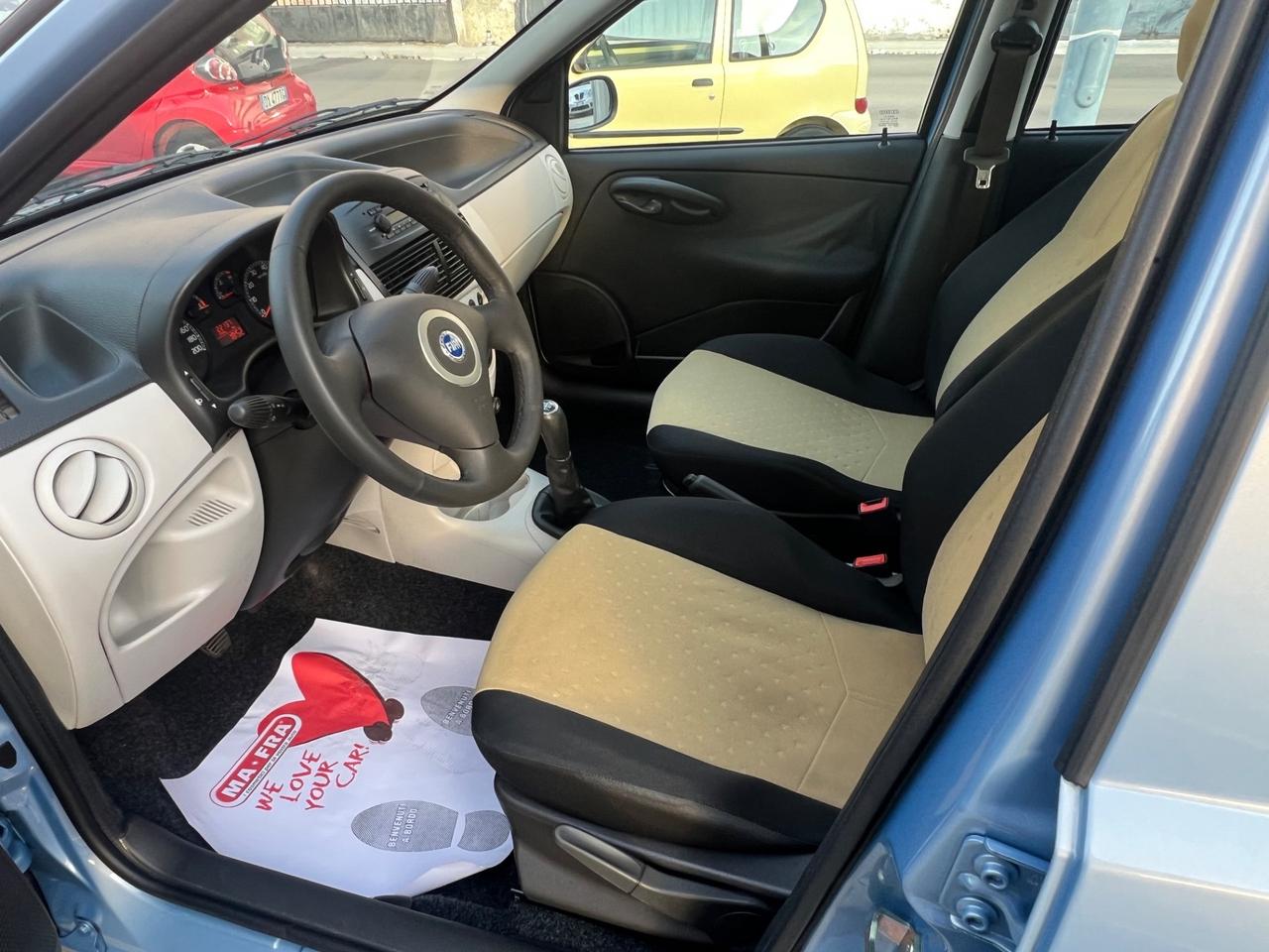 Fiat Punto 1.3 Multijet SOLO 22000 KM!!!!!!