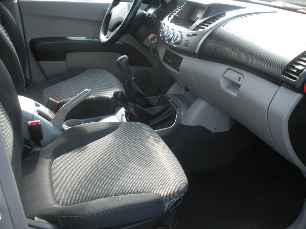 Mitsubishi L200 2.5 DI-D/136CV DC Intense