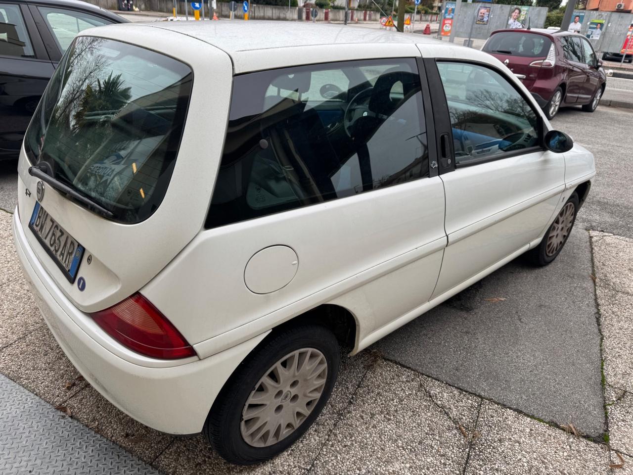 Lancia Y 1.2 BENZINA OK NEOPATENTAI