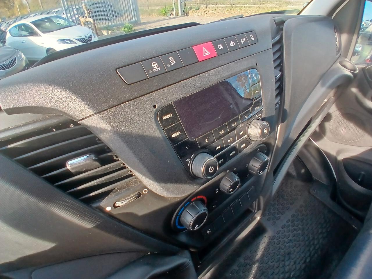 Iveco Daily 35 H2 2.3 TM PN Cabinato