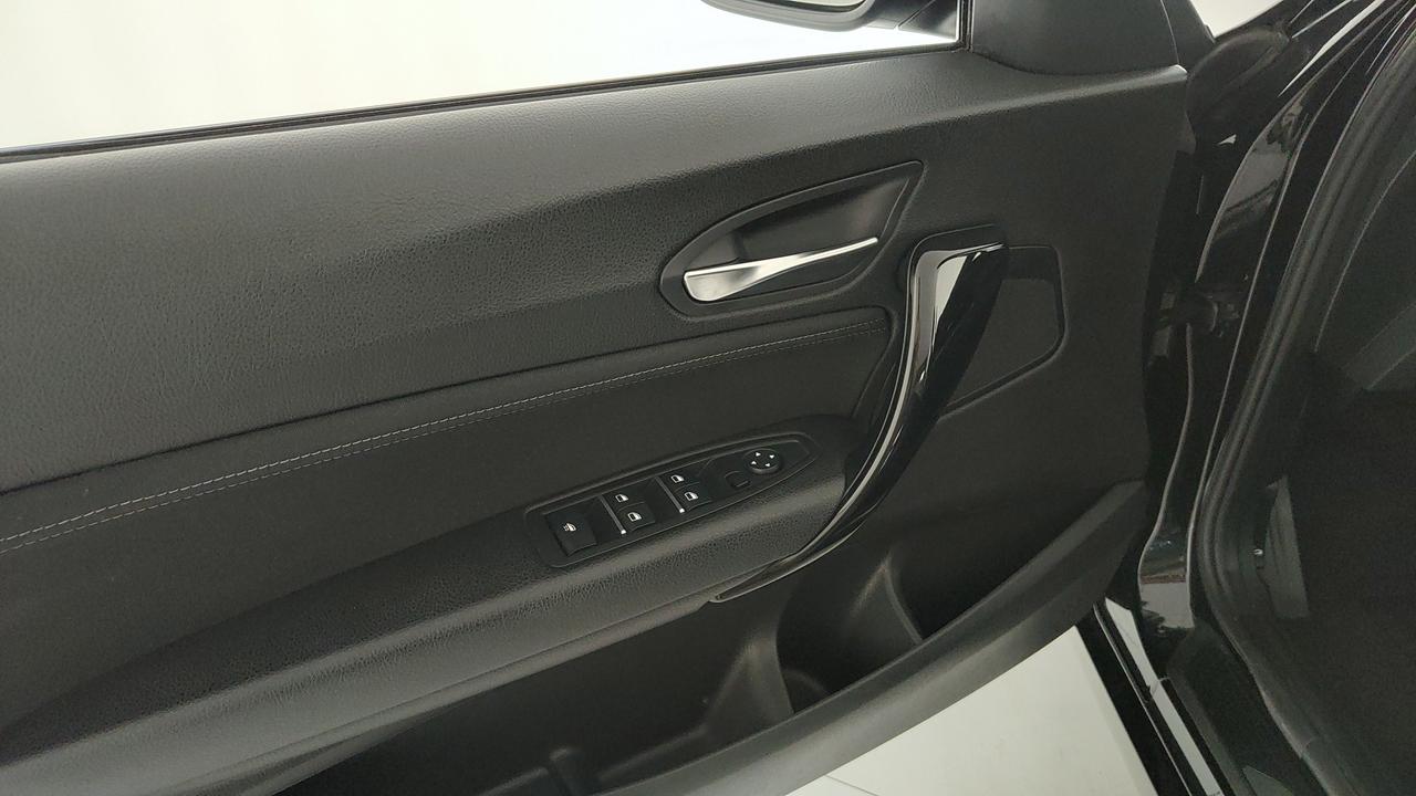 BMW 218i Cabrio Advantage auto my19