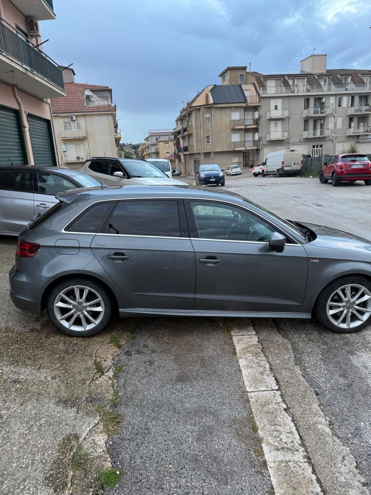 Audi A3 SPB 1.6 TDI clean diesel S tronic Young